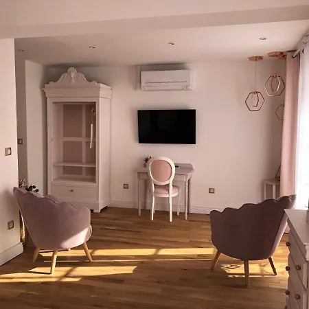 Le Coeur De La Bastide - Adult Only Bed & Breakfast 3*