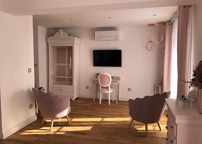 Le Coeur De La Bastide - Adult Only Bed & Breakfast 4*